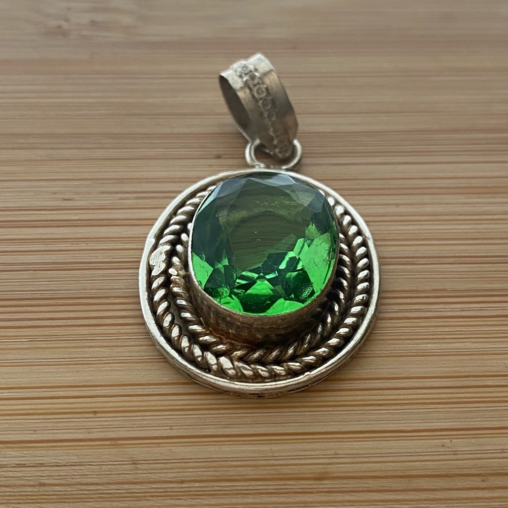 Silver Large Green Stone Necklace Pendant - Picture 6 of 11